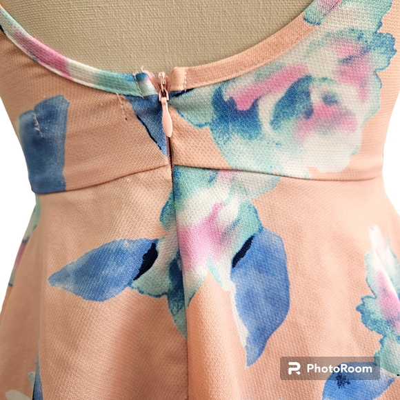 Paper Scissors | pink and blue Gorgeous Halter Top - Size S - Picture 4 of 8